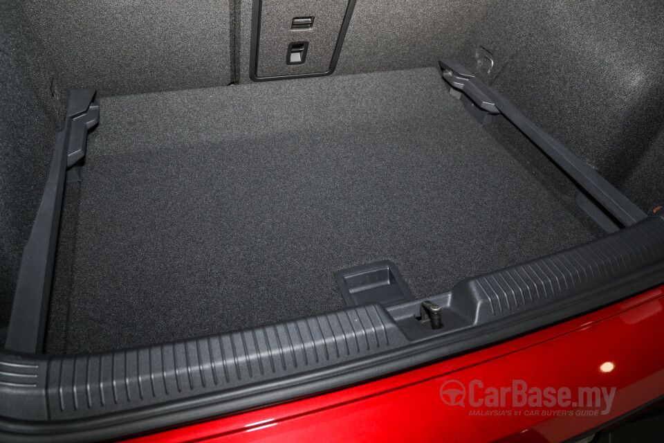 Volkswagen Golf GTI Mk8 (2022) Interior