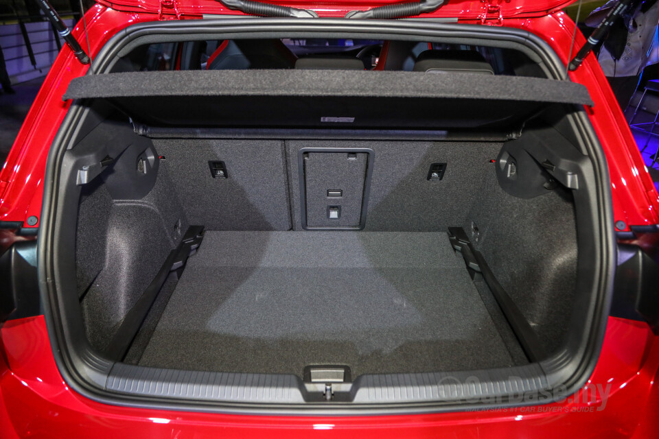 Volkswagen Golf GTI Mk8 (2022) Interior