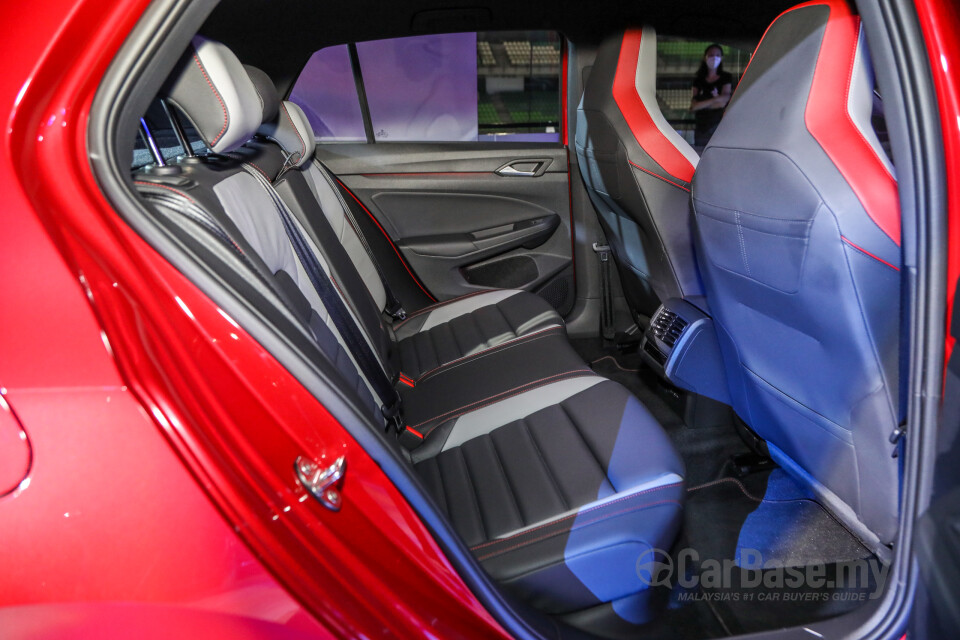 Volkswagen Golf GTI Mk8 (2022) Interior