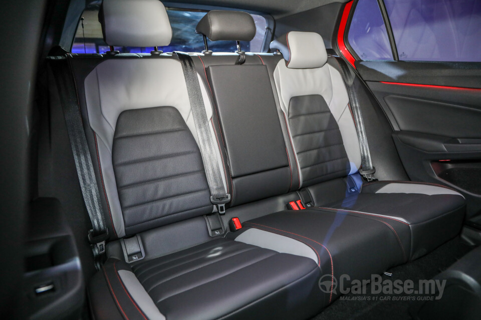 Volkswagen Golf GTI Mk8 (2022) Interior