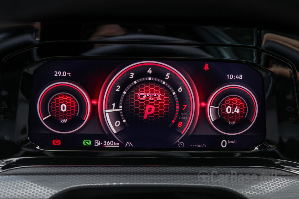 Volkswagen Golf GTI Mk8 (2022) Interior
