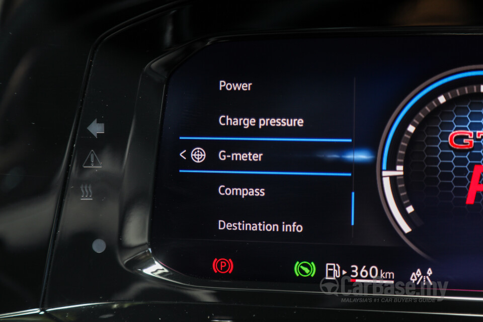Volkswagen Golf GTI Mk8 (2022) Interior