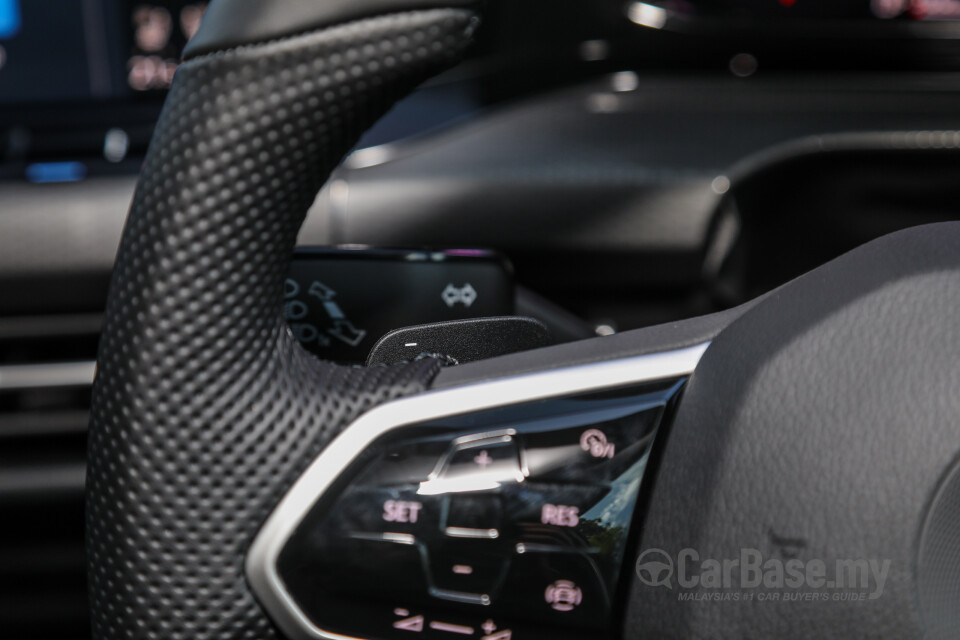 Volkswagen Golf GTI Mk8 (2022) Interior