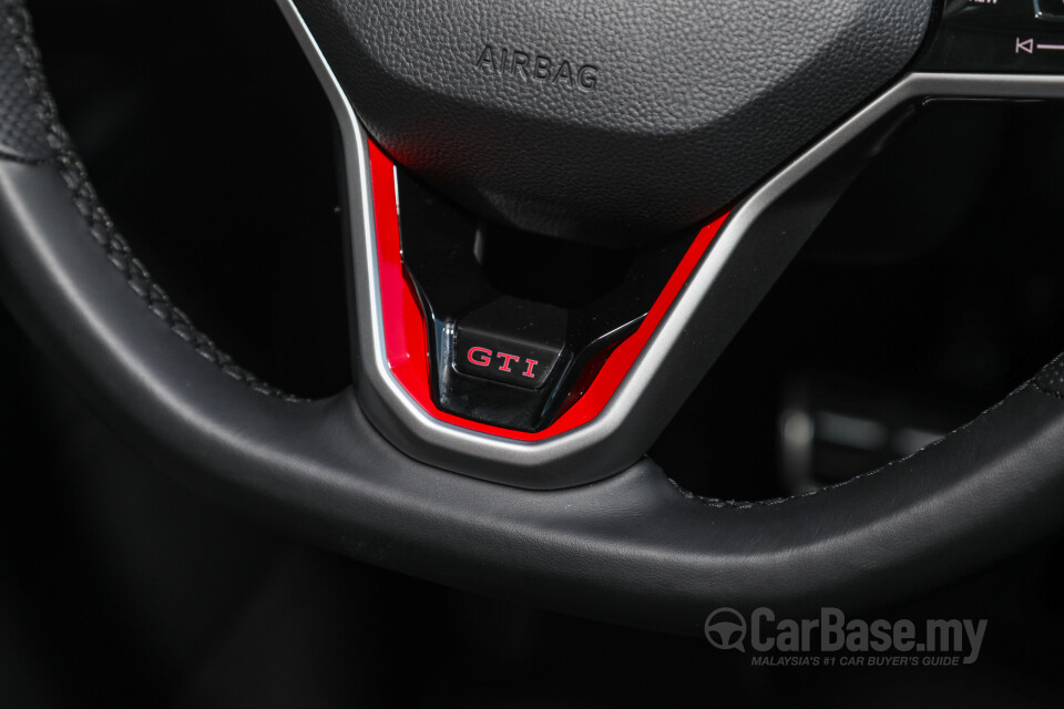 Volkswagen Golf GTI Mk8 (2022) Interior