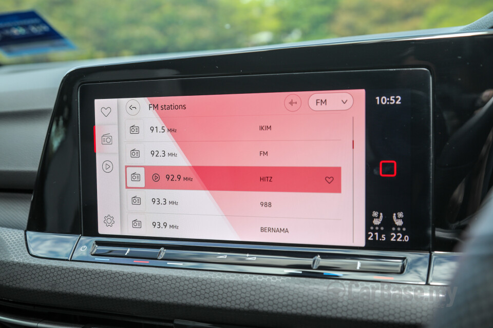 Volkswagen Golf GTI Mk8 (2022) Interior