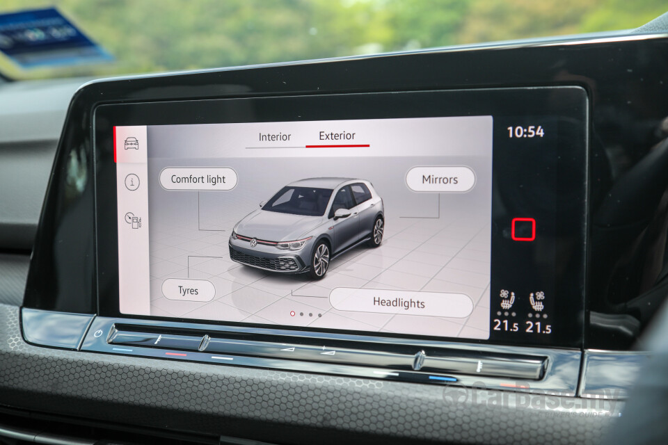 Volkswagen Golf GTI Mk8 (2022) Interior