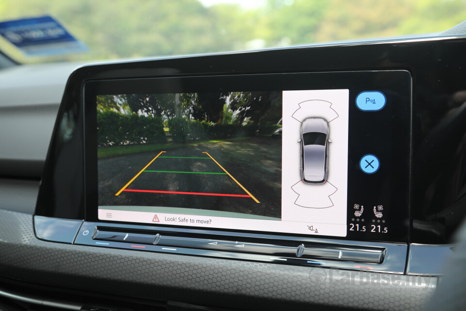 Volkswagen Golf GTI Mk8 (2022) Interior