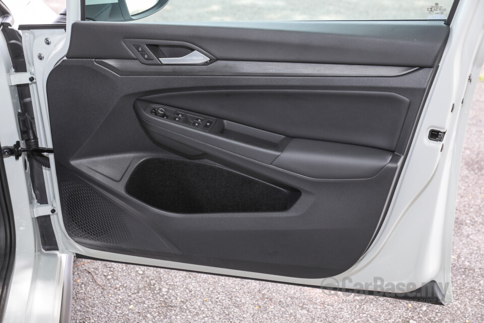 Volkswagen Golf GTI Mk8 (2022) Interior