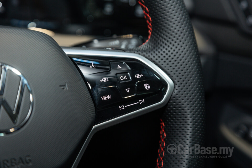 Volkswagen Golf GTI Mk8 (2022) Interior