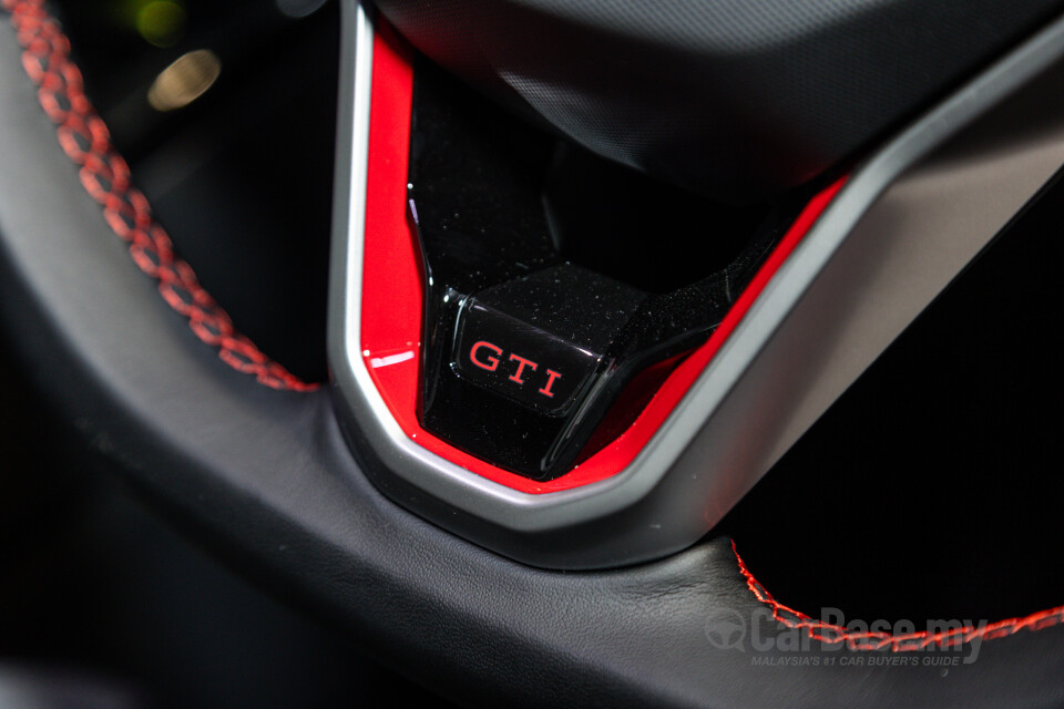Volkswagen Golf GTI Mk8 (2022) Interior