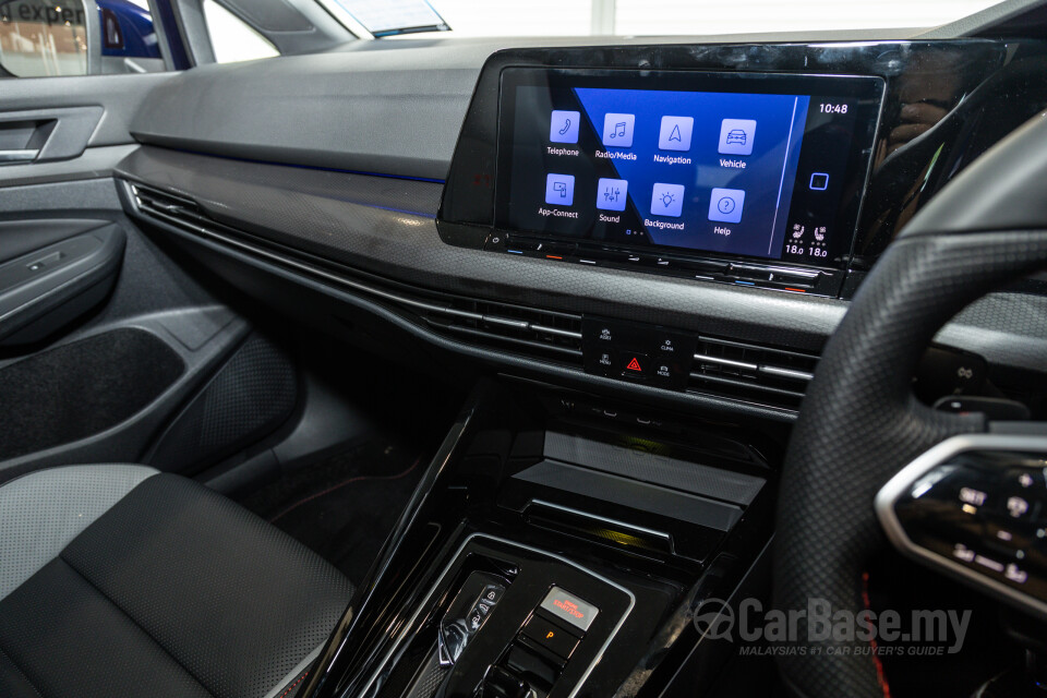 Volkswagen Golf GTI Mk8 (2022) Interior