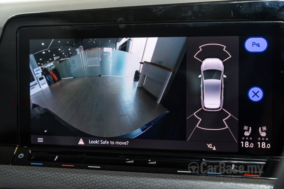 Volkswagen Golf GTI Mk8 (2022) Interior