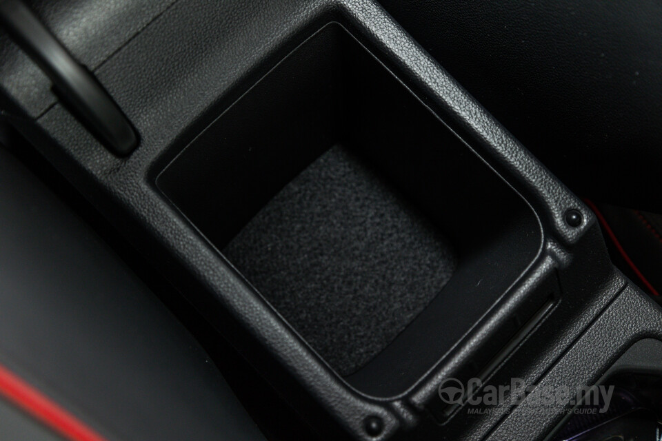 Volkswagen Golf GTI Mk8 (2022) Interior