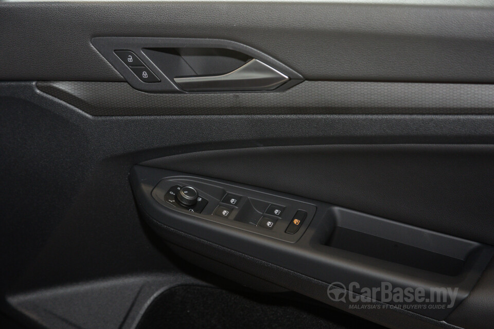 Volkswagen Golf GTI Mk8 (2022) Interior