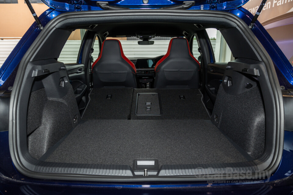Volkswagen Golf GTI Mk8 (2022) Interior