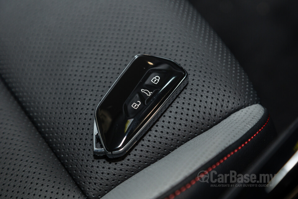 Volkswagen Golf GTI Mk8 (2022) Interior