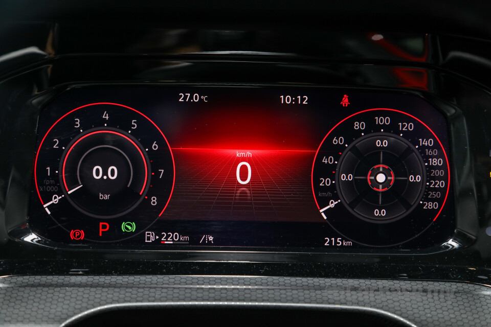 Volkswagen Golf GTI Mk8 (2022) Interior