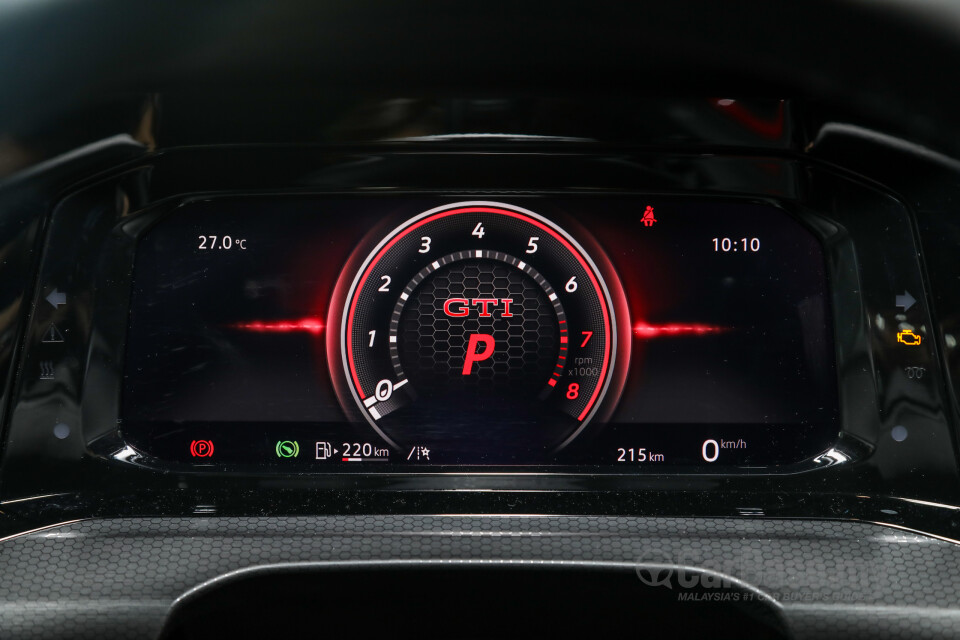 Volkswagen Golf GTI Mk8 (2022) Interior