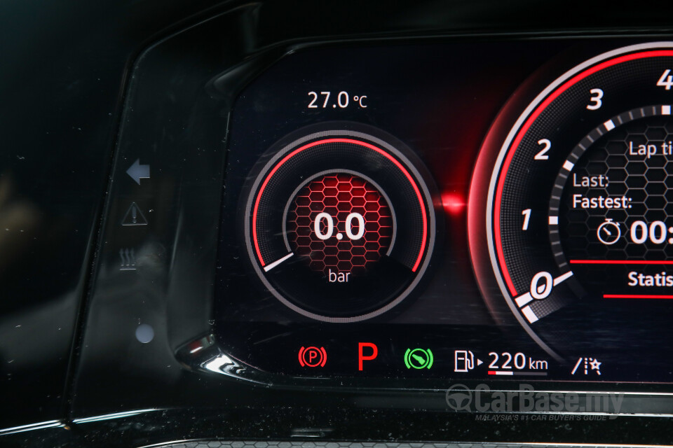 Volkswagen Golf GTI Mk8 (2022) Interior