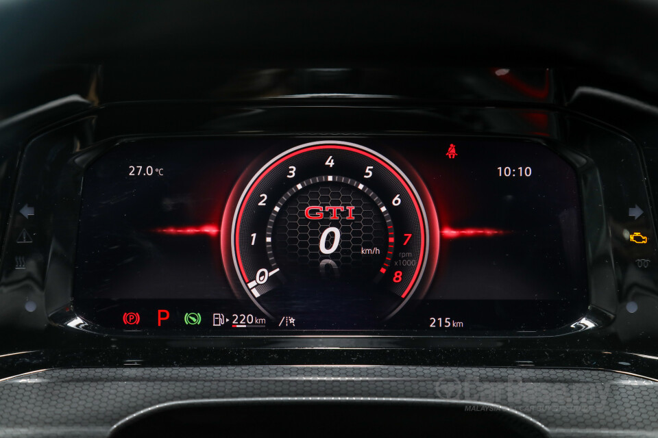 Volkswagen Golf GTI Mk8 (2022) Interior