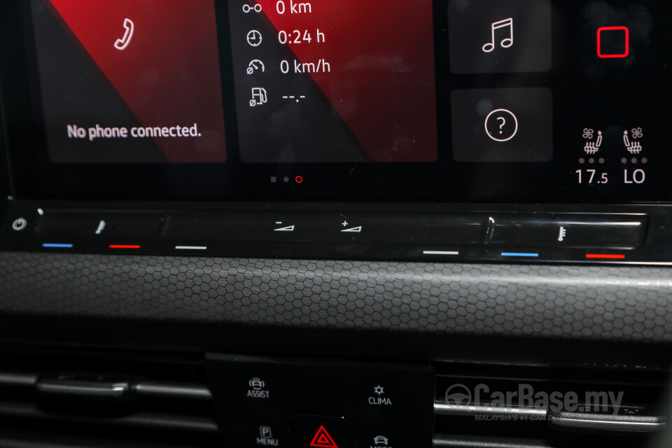 Volkswagen Golf GTI Mk8 (2022) Interior