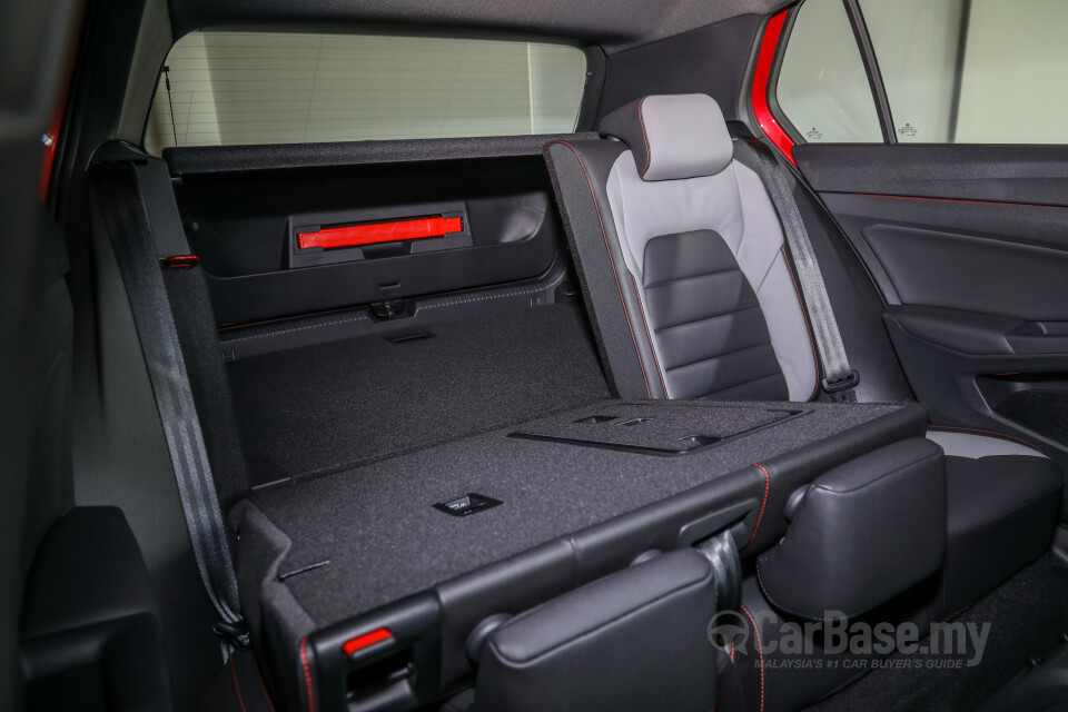 Volkswagen Golf GTI Mk8 (2022) Interior