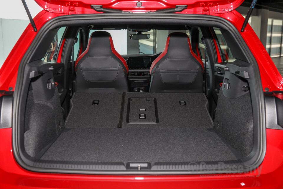 Volkswagen Golf GTI Mk8 (2022) Interior