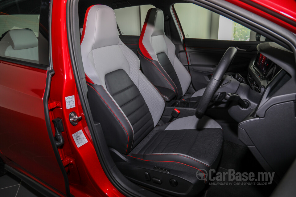 Volkswagen Golf GTI Mk8 (2022) Interior