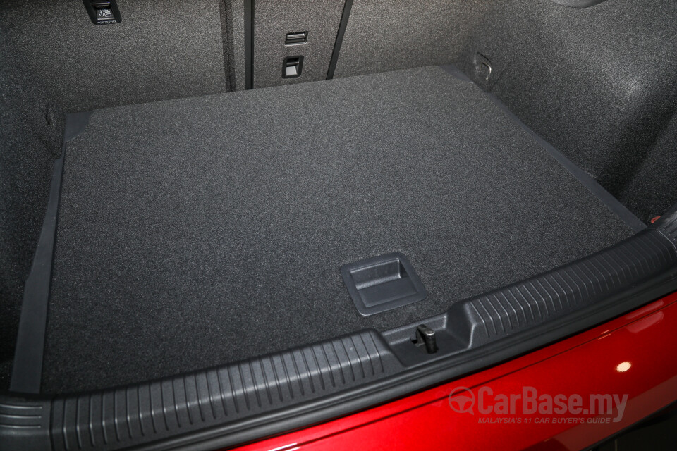 Volkswagen Golf GTI Mk8 (2022) Interior