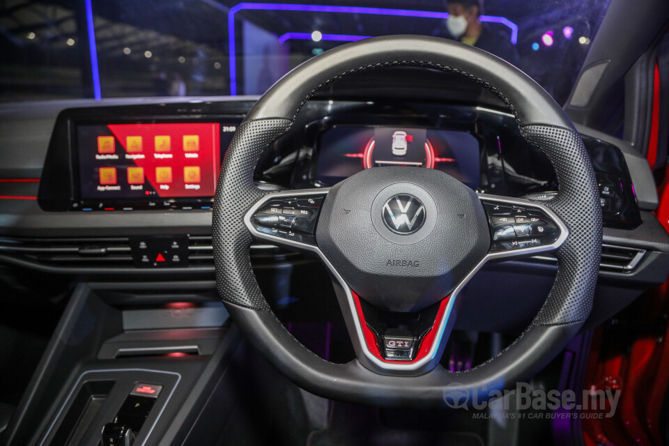 Volkswagen Golf GTI Mk8 (2022) Interior