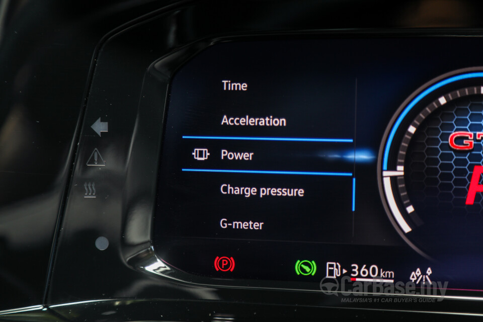 Volkswagen Golf GTI Mk8 (2022) Interior