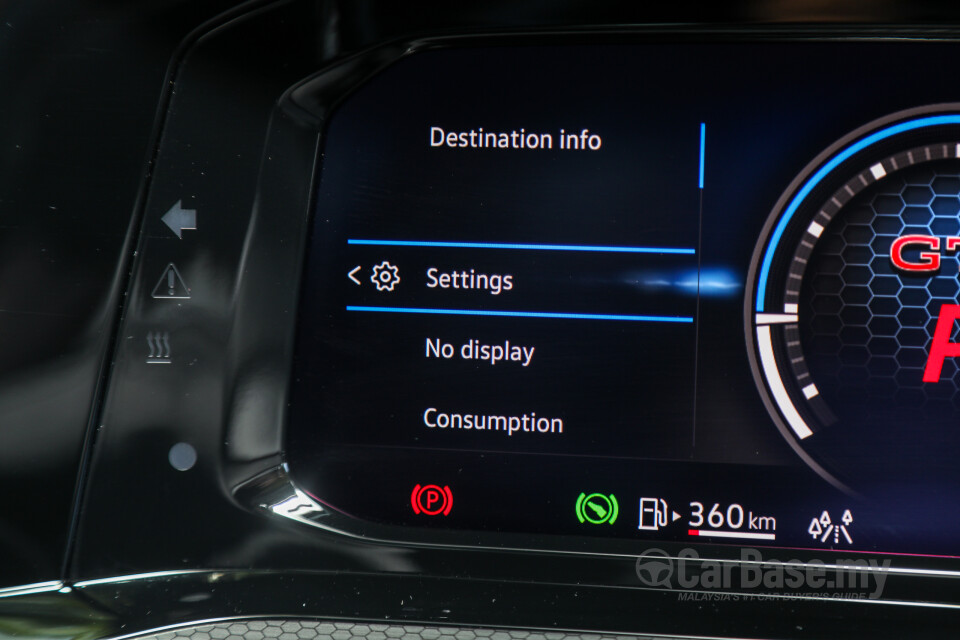 Volkswagen Golf GTI Mk8 (2022) Interior
