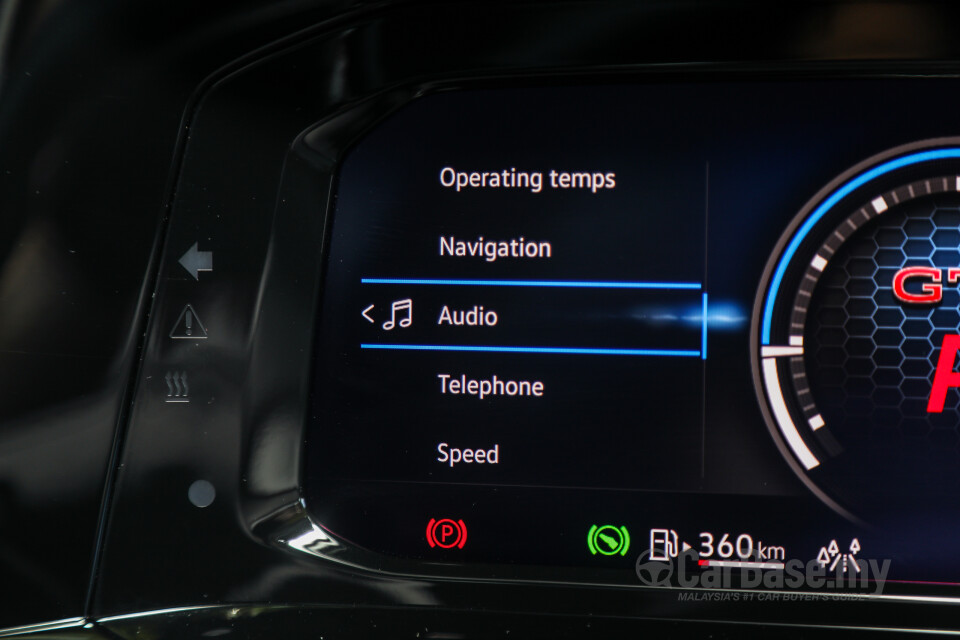 Volkswagen Golf GTI Mk8 (2022) Interior