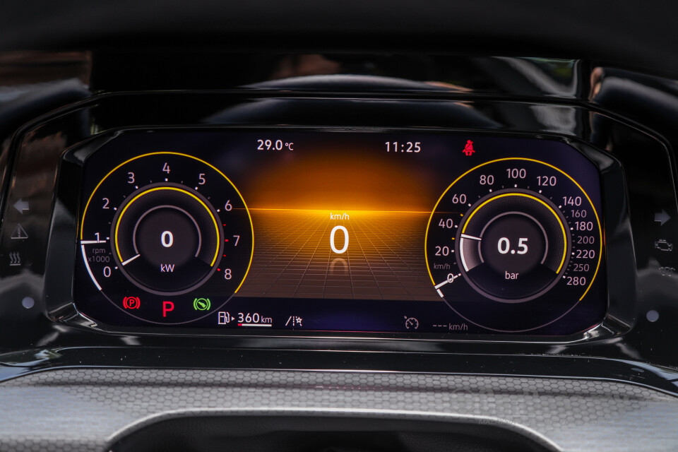 Volkswagen Golf GTI Mk8 (2022) Interior