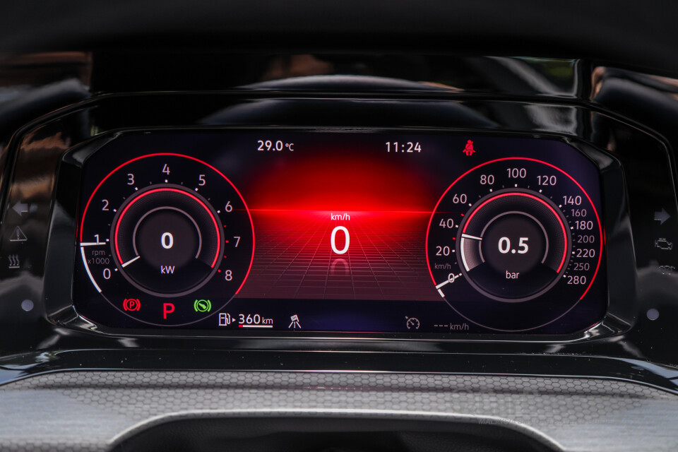 Volkswagen Golf GTI Mk8 (2022) Interior