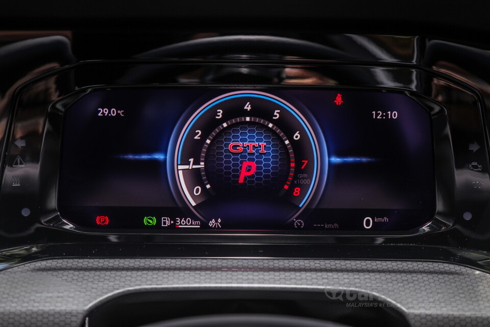 Volkswagen Golf GTI Mk8 (2022) Interior