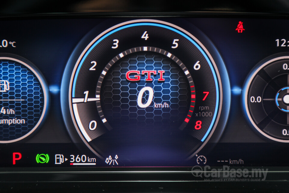 Volkswagen Golf GTI Mk8 (2022) Interior