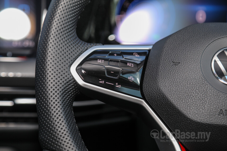 Volkswagen Golf GTI Mk8 (2022) Interior