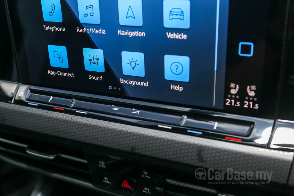 Volkswagen Golf GTI Mk8 (2022) Interior