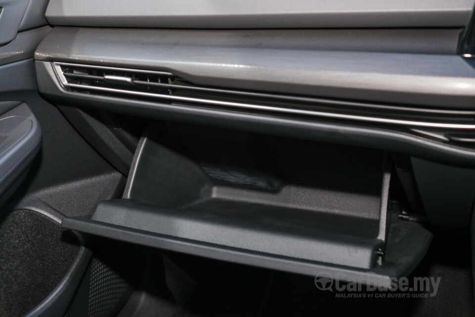 Volkswagen Golf GTI Mk8 (2022) Interior