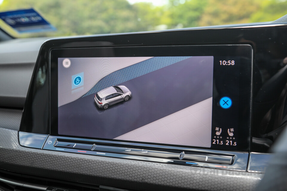 Volkswagen Golf GTI Mk8 (2022) Interior