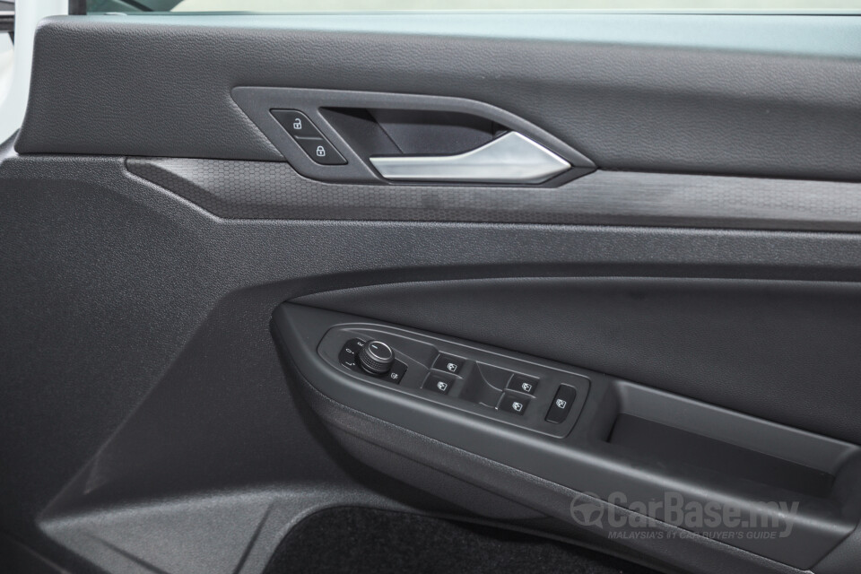 Volkswagen Golf GTI Mk8 (2022) Interior