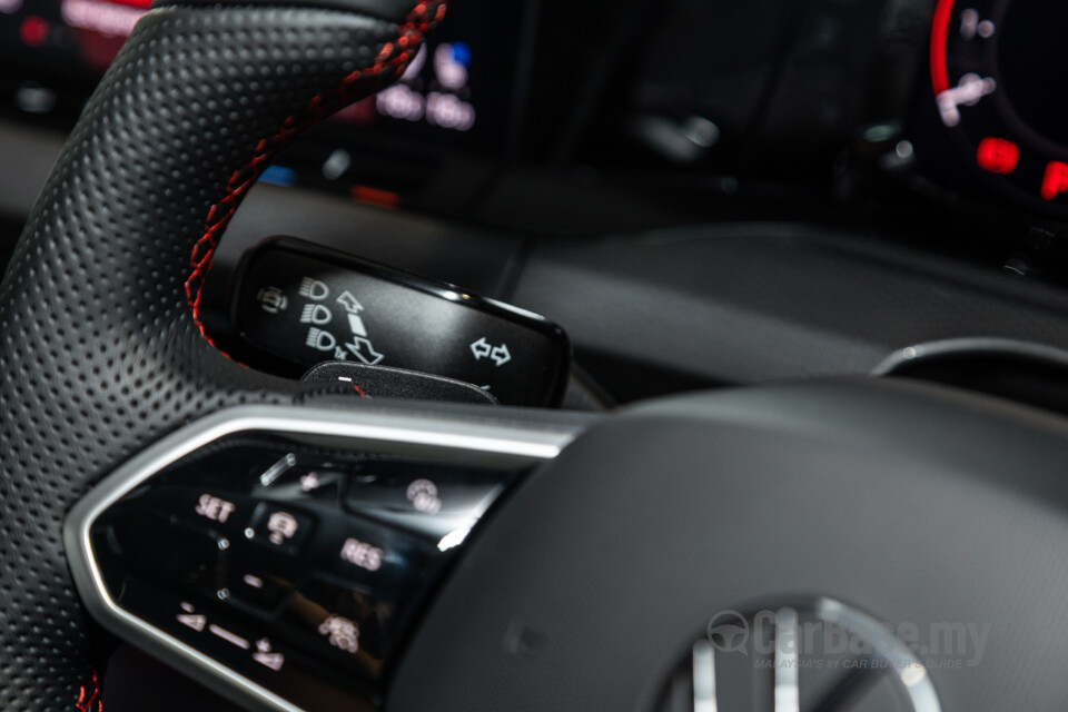 Volkswagen Golf GTI Mk8 (2022) Interior