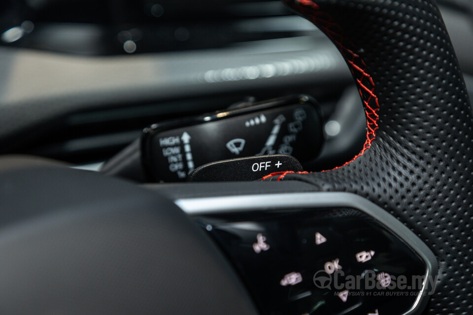 Volkswagen Golf GTI Mk8 (2022) Interior