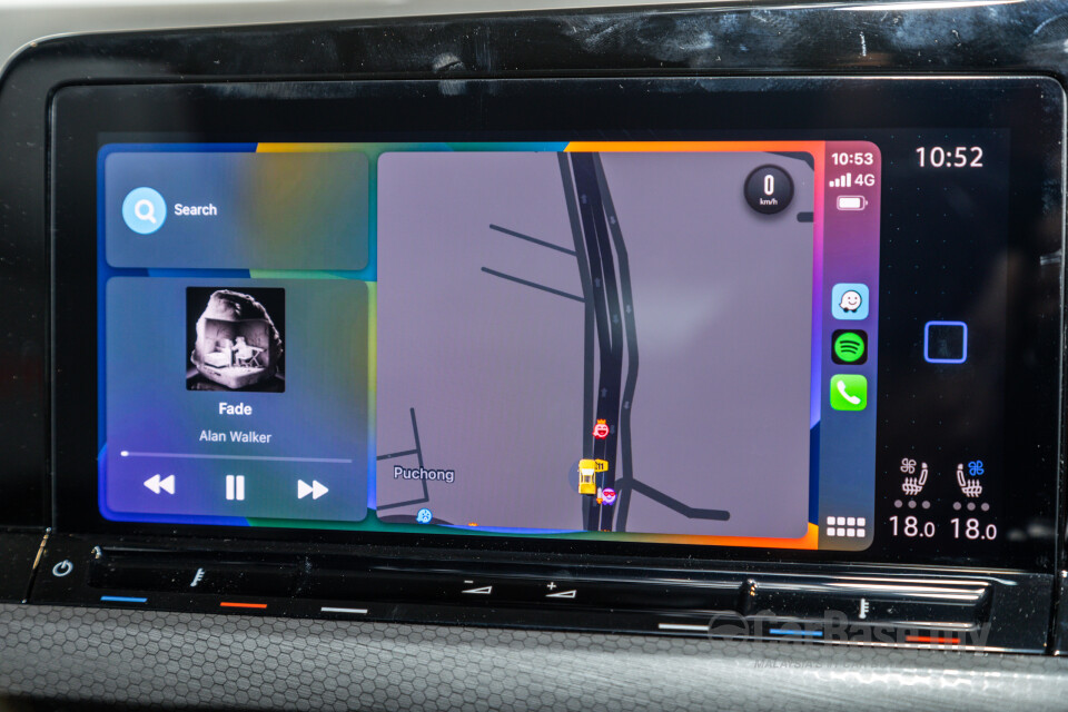 Volkswagen Golf GTI Mk8 (2022) Interior