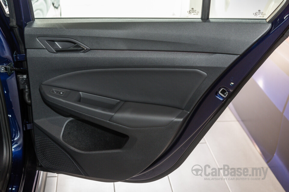 Volkswagen Golf GTI Mk8 (2022) Interior
