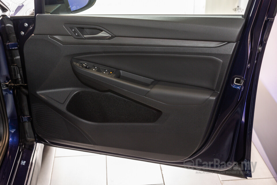 Volkswagen Golf GTI Mk8 (2022) Interior