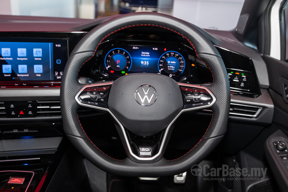 Volkswagen Golf GTI Mk8 (2022) Interior