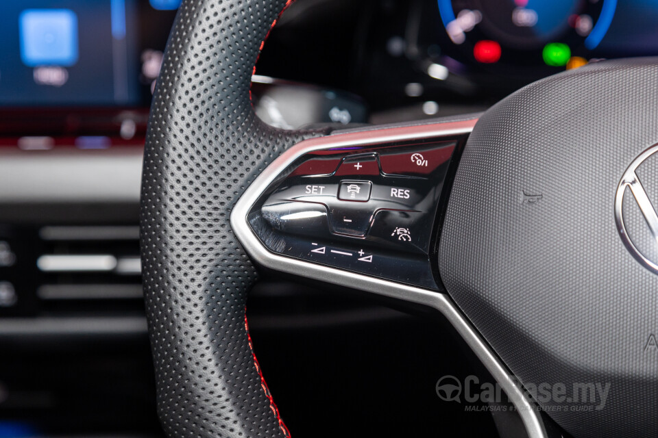 Volkswagen Golf GTI Mk8 (2022) Interior