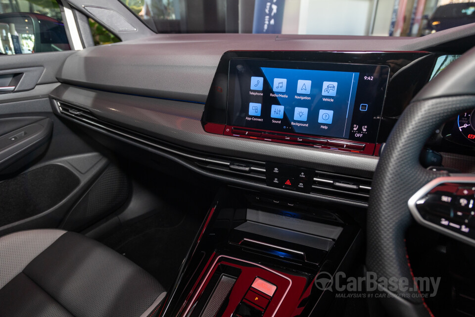 Volkswagen Golf GTI Mk8 (2022) Interior